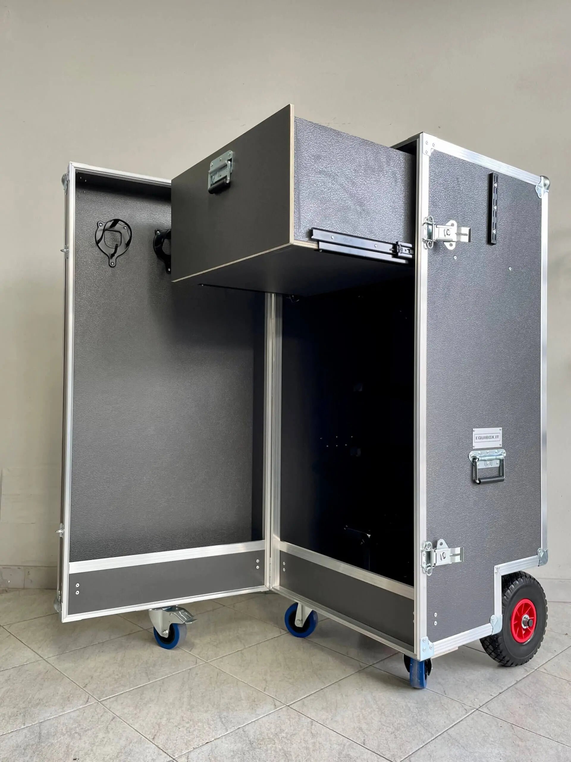 Armadio Baule Cassone da concorso Equivalence Porta Sella Classic